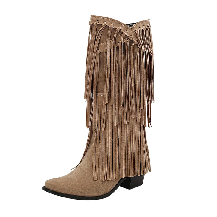Czarne wysokie buty kowbojskie damskie z długimi frędzlami. Welurowe, styl boho, na jesień i wiosnę.