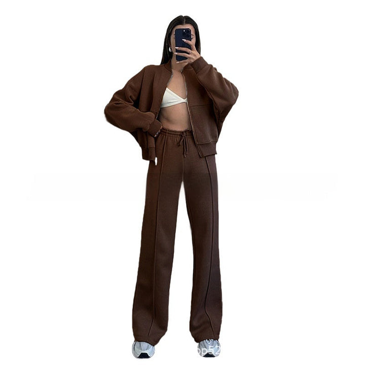 Wygodny damski komplet Evie na wiosnę/jesień. Bluza i spodnie regular fit z prostymi nogawkami. Uniwersalny.