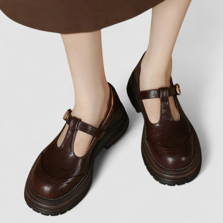 Damskie brązowe buty Mary Jane Bronte na platformie. Eleganckie obuwie retro z paskiem T, idealne na każdą okazję.