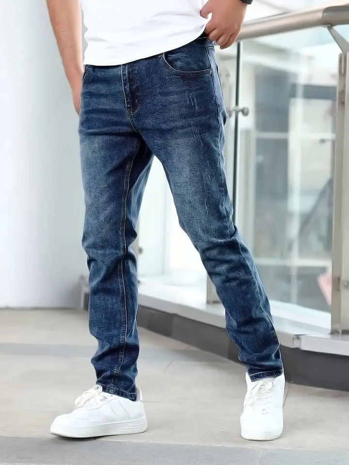 Wygodne męskie jeansy slim fit Irvin. Casualowe spodnie dla mężczyzn, idealne na każdą okazję i porę roku.