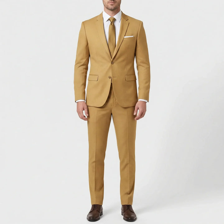 Klasyczny męski garnitur slim fit, dwuczęściowy, do biura i na ślub. Moda męska i styl.