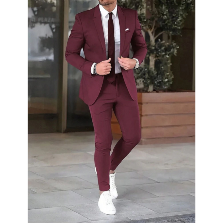 Modny męski garnitur slim fit Noel. Klasyczny krój, nowoczesny design. Na wesele, biznes i smart casual stylizacje.