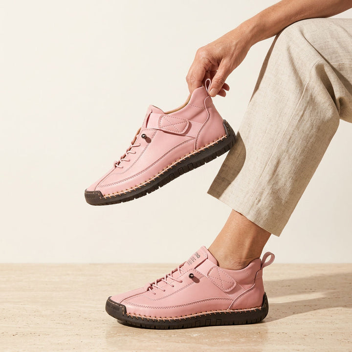 Damskie wsuwane sneakersy w casualowej stylizacji. Modne, wygodne obuwie na co dzień dla kobiet.