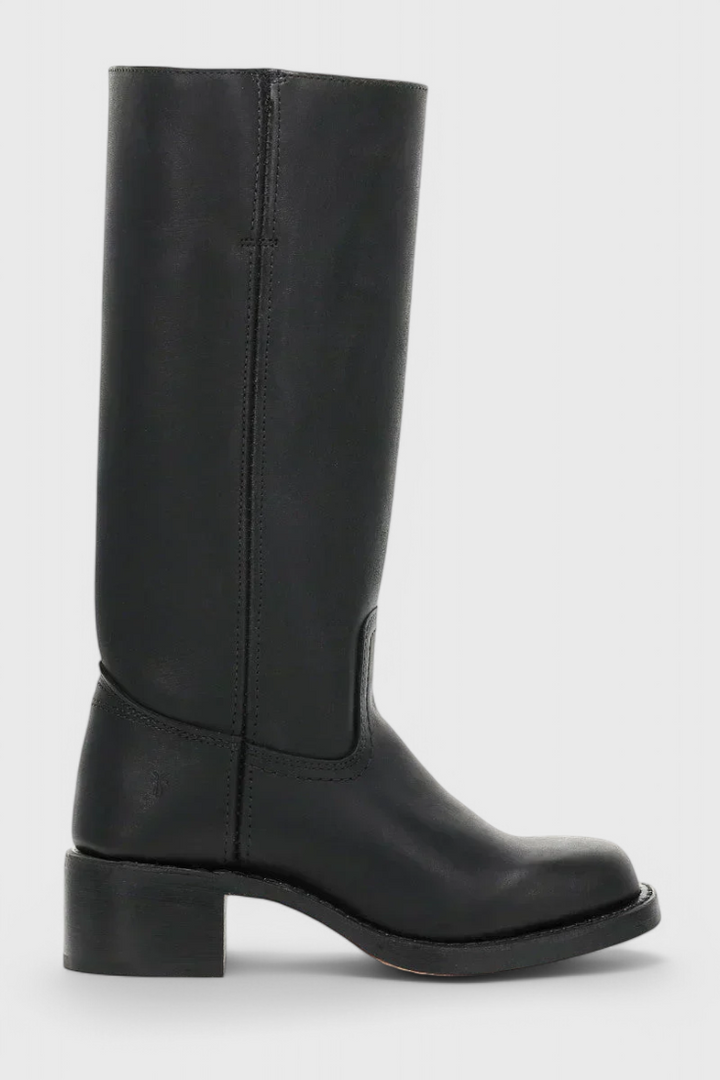 Damskie eleganckie kozaki do kolan, w stylizacji casual. Komfortowe buty na niskim obcasie.