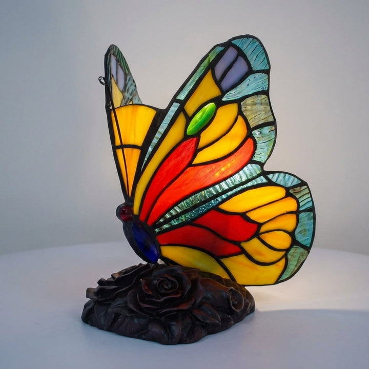 Artystyczna lampa stołowa witraż motyl. Kolorowe szkło, retro styl, LED. Idealna dekoracja wnętrz.