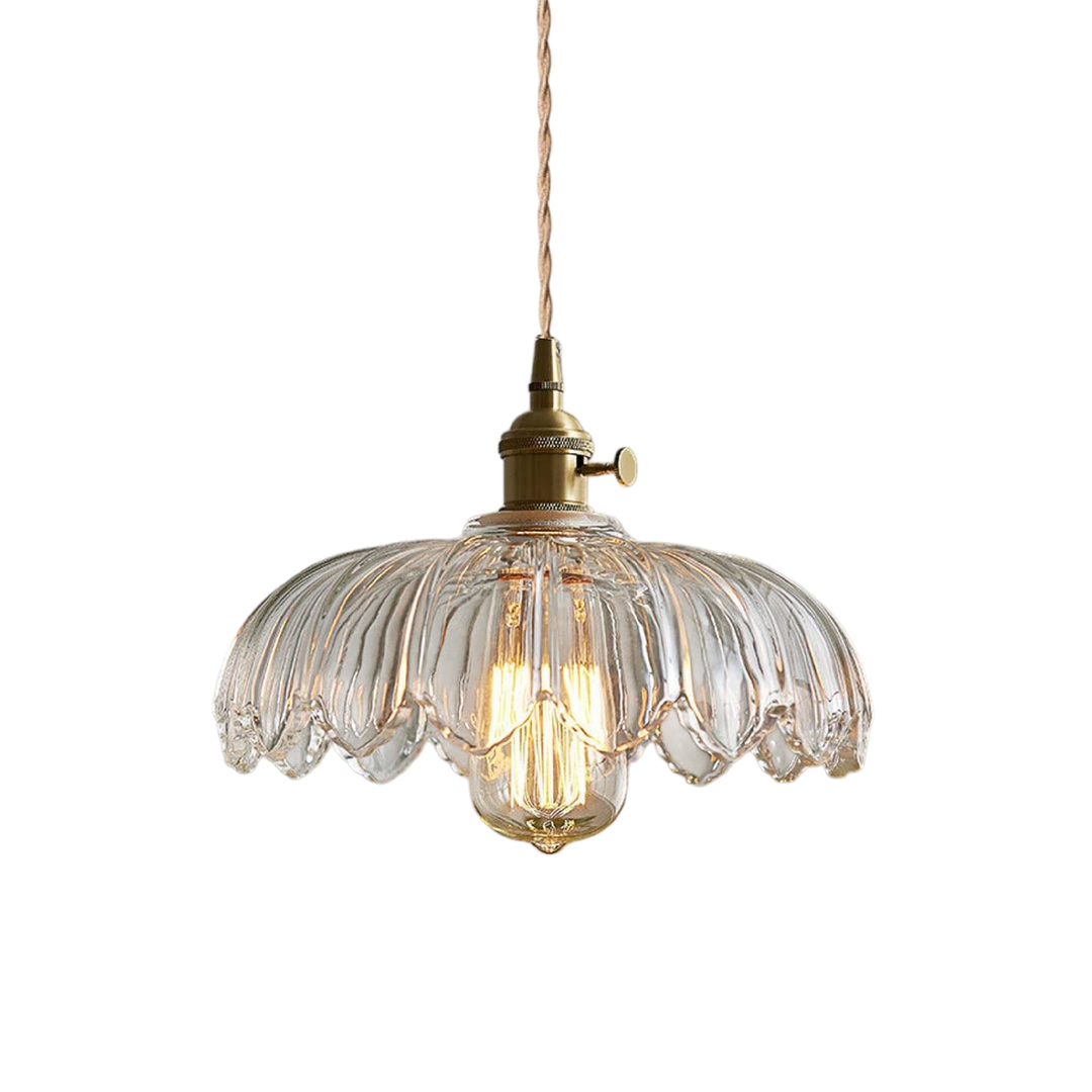 Lampa wisząca szklana z kwiatami nad stołem w jadalni. Nowoczesne, ciepłe oświetlenie LED.