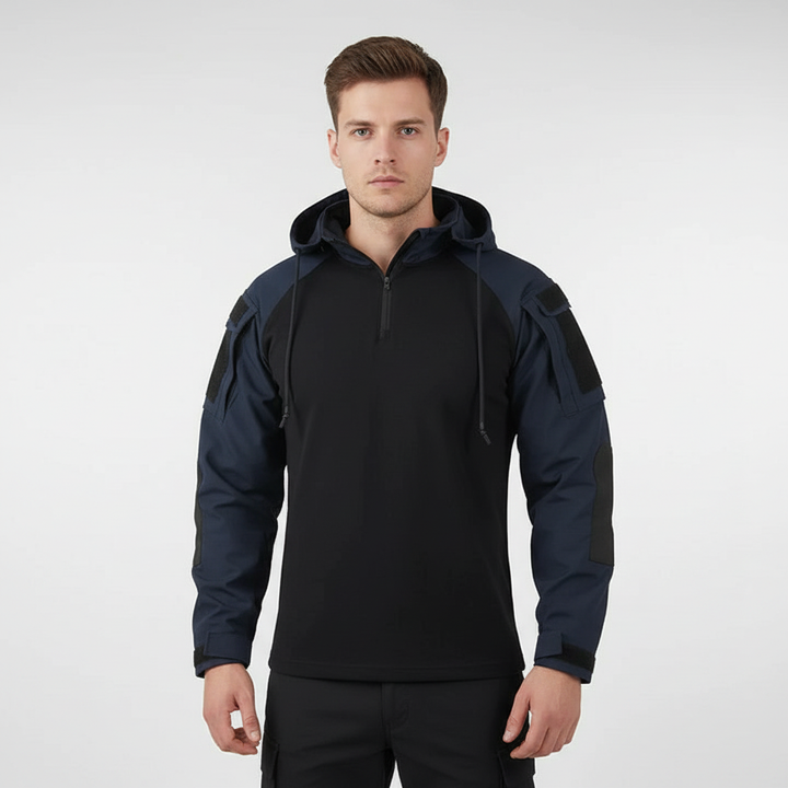 Nowoczesny męski sweter taktyczny z kapturem slim fit. Funkcjonalna i modna odzież męska.