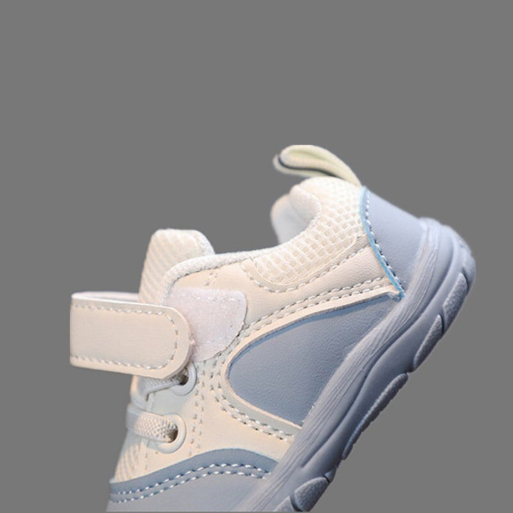 Dziecięce sneakersy barefoot na każdą okazję, antypoślizgowe i wygodne, dla aktywnych maluchów.