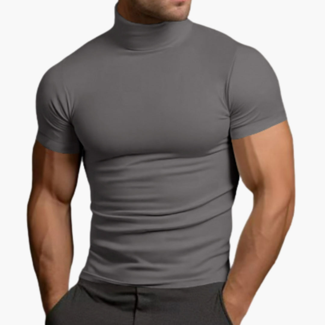Komfortowy męski t-shirt z golfem slim fit. Krótki rękaw, uniwersalny design, świetny do nowoczesnych stylizacji.