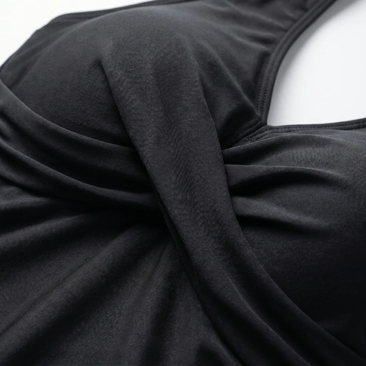 Eleganckie damskie tankini dwuczęściowe z topem typu halter. Modny kostium kąpielowy na lato.