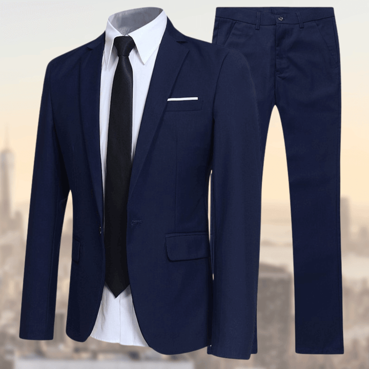 Męski garnitur formalny, granatowy, slim fit. Idealny na wesele, studniówkę i spotkania biznesowe. Elegancki komplet męski.