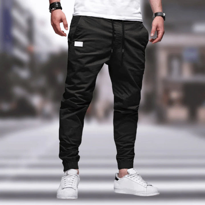 Lekkie, wygodne męskie spodnie cargo jogger. Idealne na wiosnę, lato, do miejskich i sportowych stylizacji.