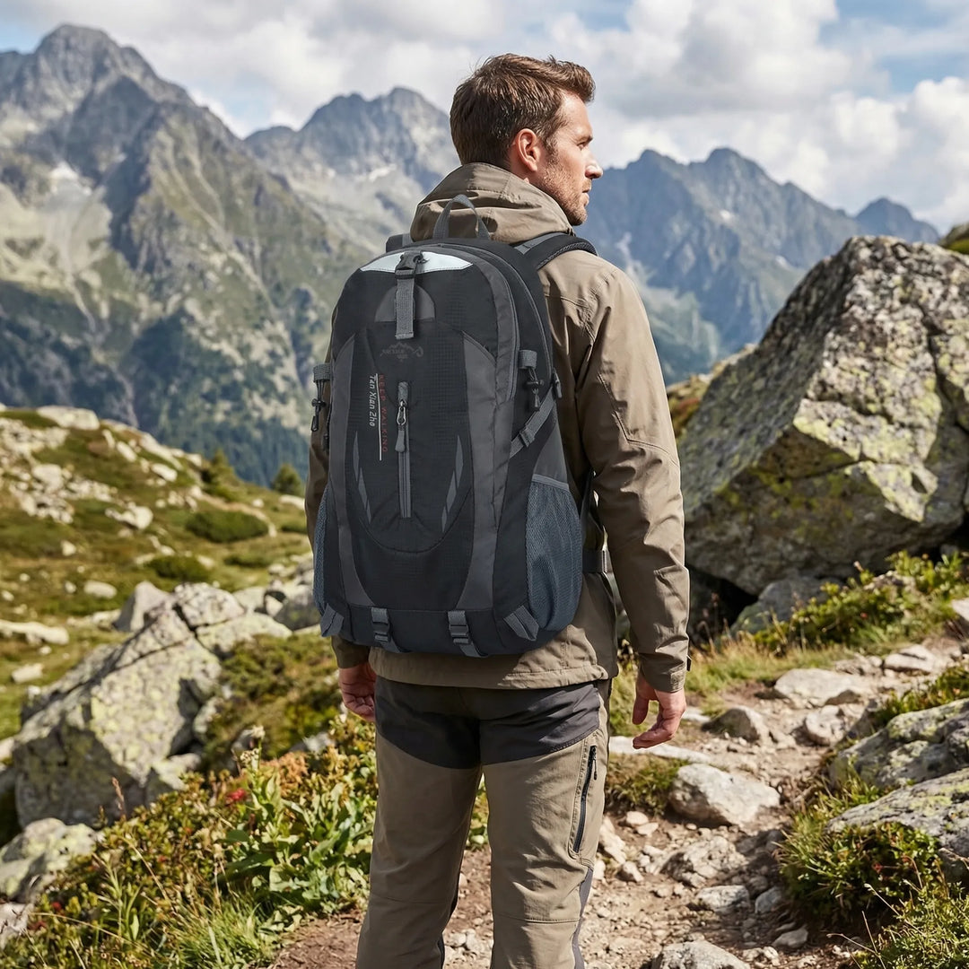 Wodoodporny plecak turystyczny 50L Sean, idealny na wędrówki i podróże outdoorowe.