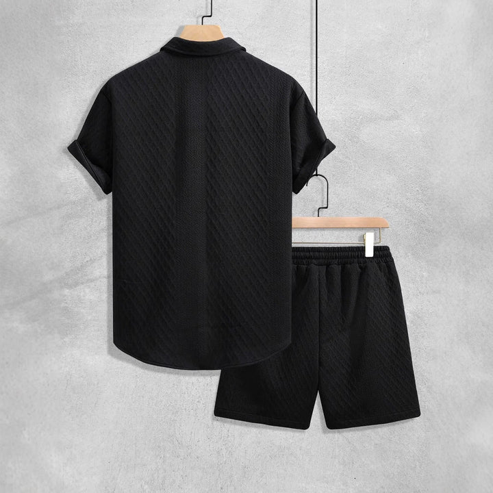 Męski komplet z tkaniny waflowej: koszula camp collar i szorty. Doskonały dwuczęściowy strój letni casual.