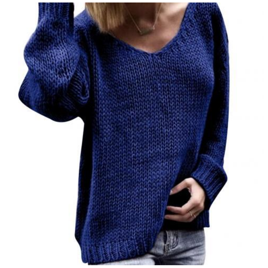 Modny dziergany sweter damski z dekoltem w serek. Luźny krój, idealny na codzienne stylizacje i komfort.