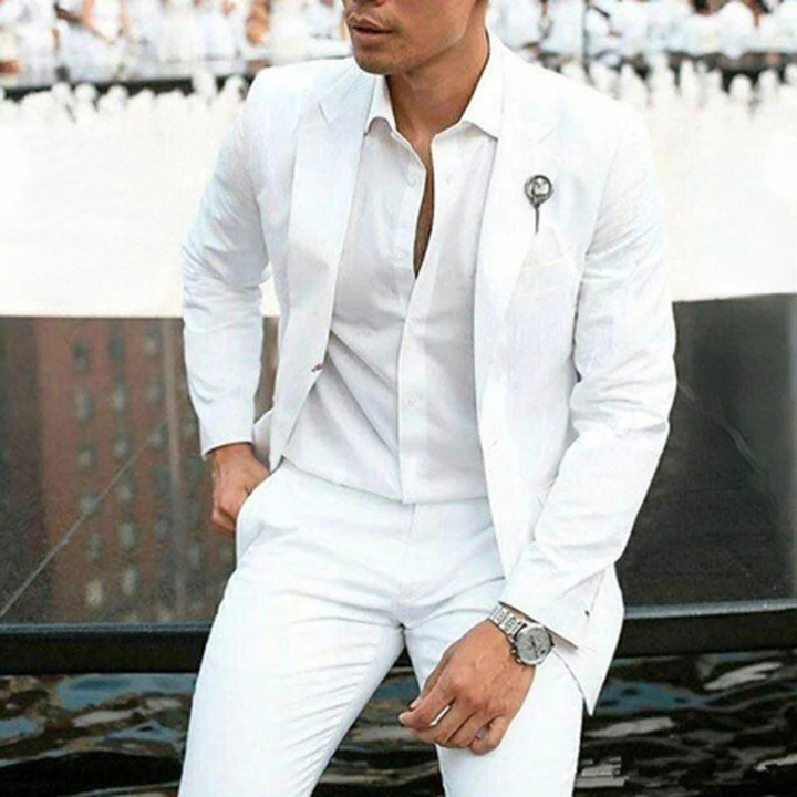 Nowoczesny garnitur męski slim fit. Stylowy, dwuczęściowy zestaw dla mężczyzn ceniących elegancję i komfort.