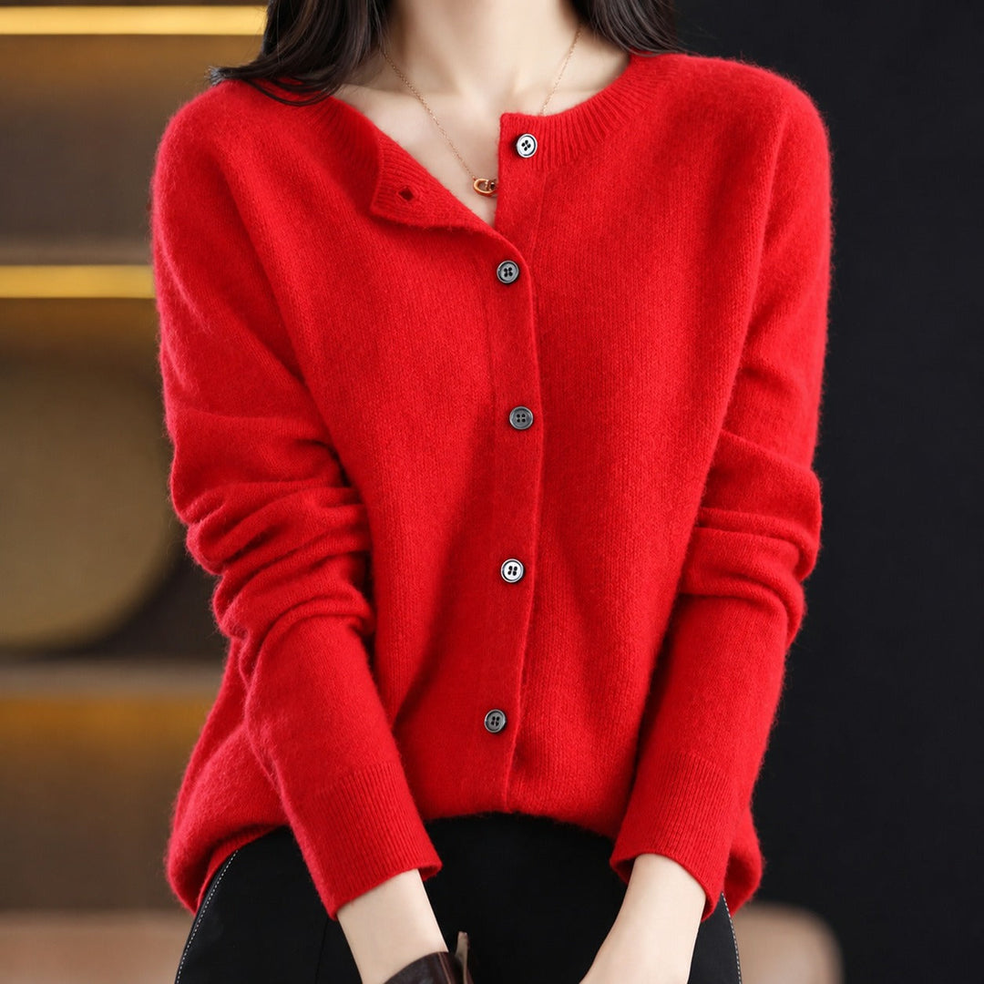 Damski sweter, elegancki i wygodny, z okrągłym dekoltem, must-have na jesień i zimę. Klasyka.