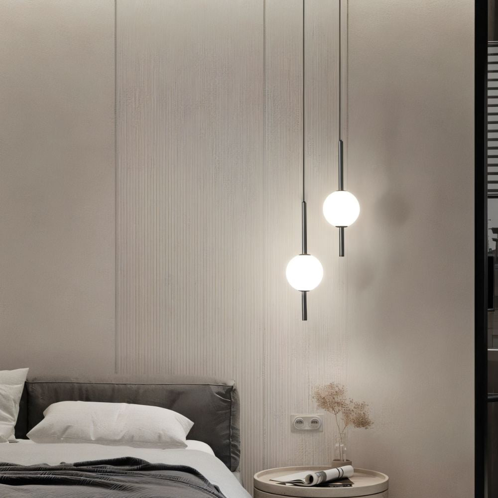 Mosiężna lampa LED wisząca, eleganckie oświetlenie wnętrz, nowoczesny skandynawski design.