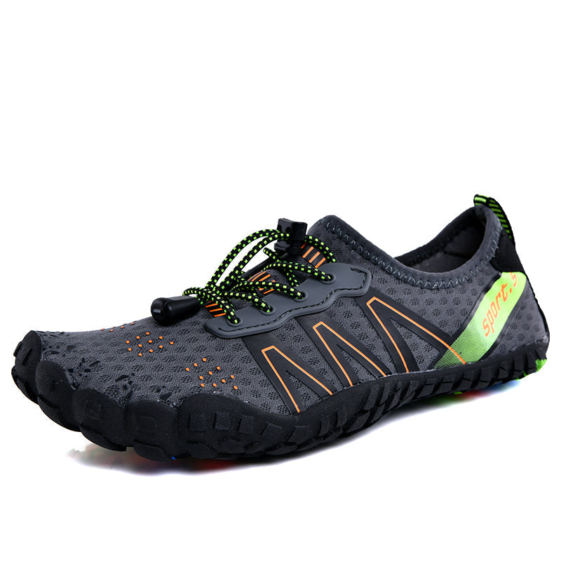 Buty wodne AquaFlex unisex w sportowym ujęciu. Antypoślizgowe obuwie do wody na surfing i plażę.