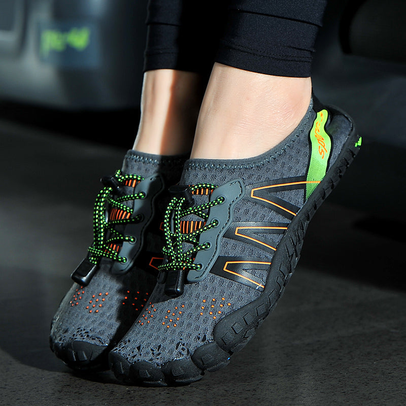 Wygodne buty do wody AquaFlex idealne do surfingu i kajakarstwa. Sportowe obuwie plażowe unisex.