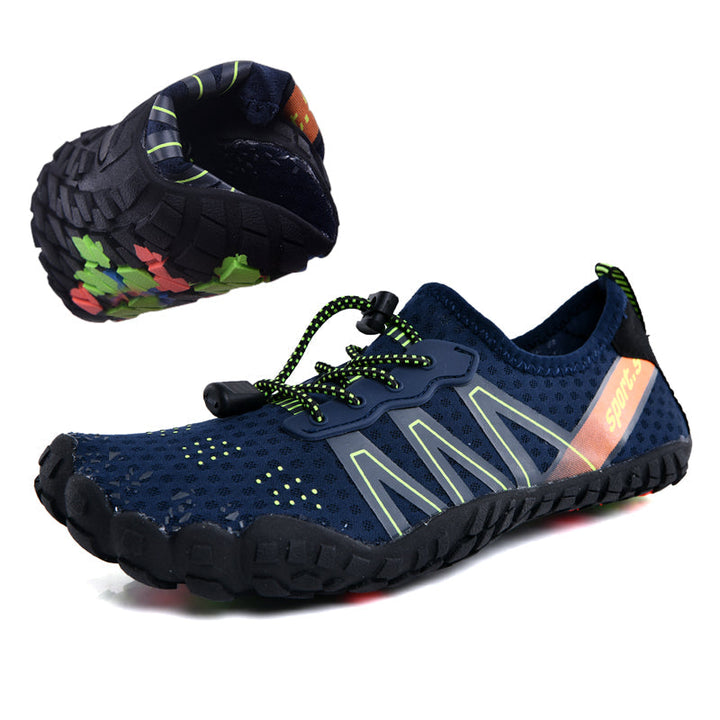 Z boku: lekkie buty wodne AquaFlex, antypoślizgowe, idealne do sportów wodnych. Obuwie unisex.