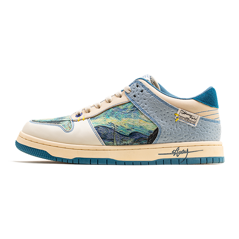 Sneakersy unisex Lior z artystycznym wzorem nocnych gwiazd, idealne do miejskich stylizacji.