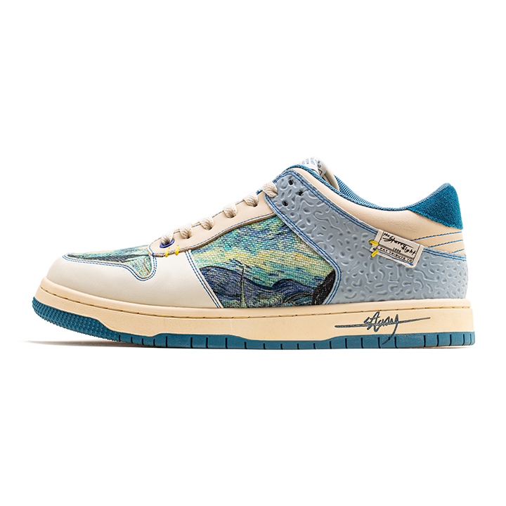 Sneakersy unisex Lior z artystycznym wzorem nocnych gwiazd, idealne do miejskich stylizacji.