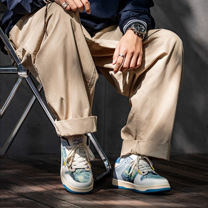 Detal artystycznego wzoru gwiazd na sneakersach Lior unisex. Kreatywny design dla miłośników mody.
