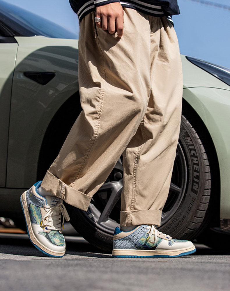 Sneakersy Lior unisex w miejskim otoczeniu, podkreślające ich uniwersalny styl i wygodę.