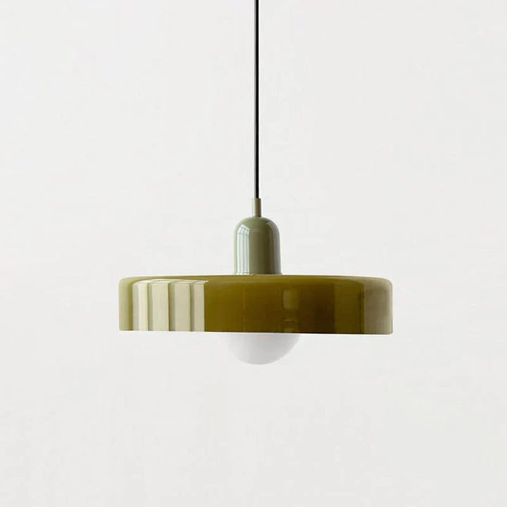 Elegancka lampa wisząca marmurowa, do salonu z nutą luksusu.
