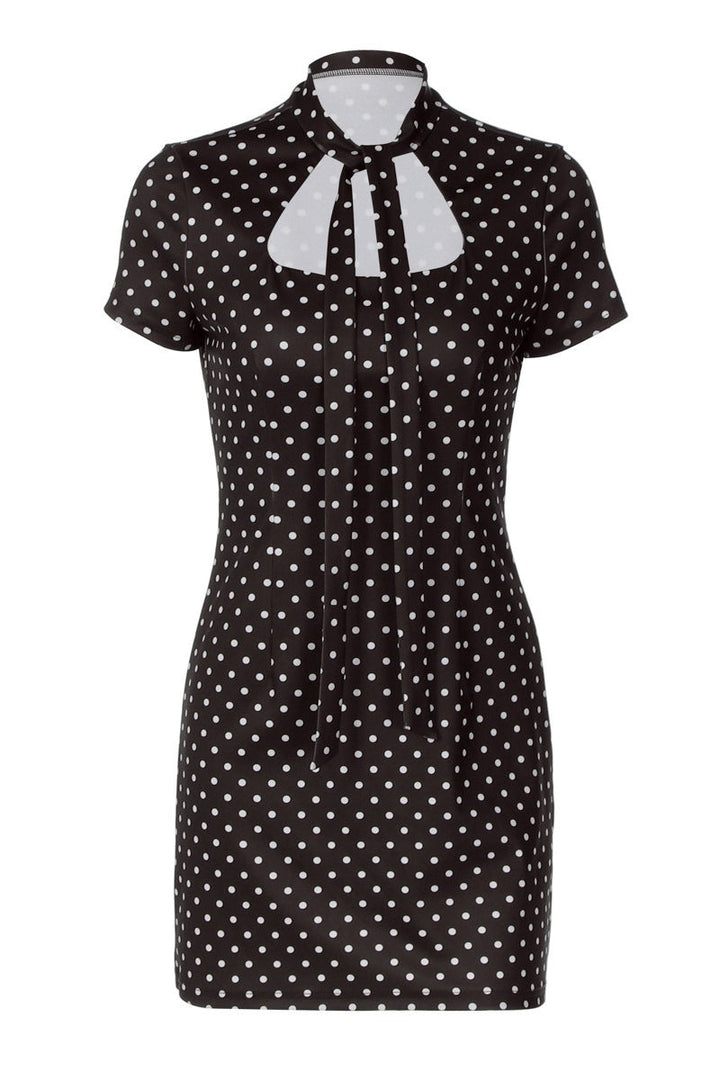 Letnia sukienka mini bodycon w groszki na randkę. Stylowa, z wiązanymi ramiączkami i kwadratowym dekoltem.