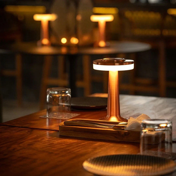 Stylowa lampa stołowa retro LumiBar z ładowaniem USB-C, przenośna LED do wnętrz.
