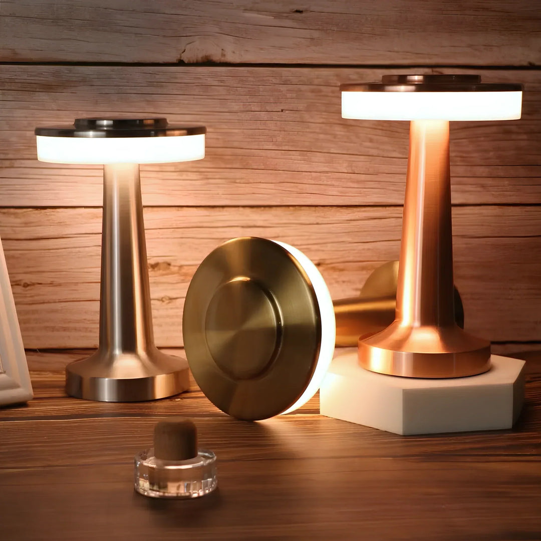 Metalowa lampa stołowa LumiBar, bezprzewodowa LED, ściemnialna. Oświetlenie w stylu retro.