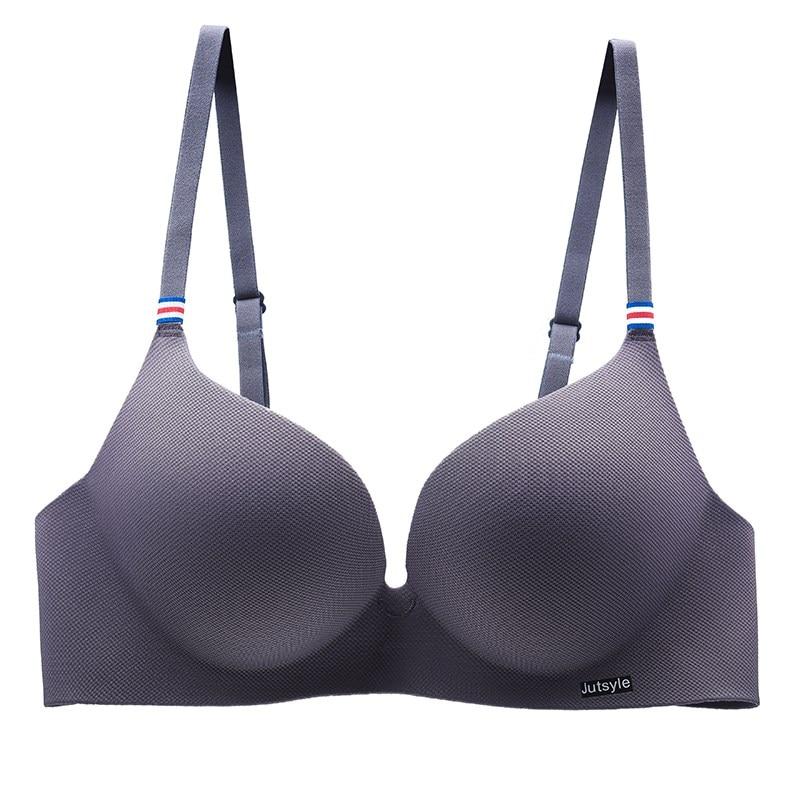 Jedwabisty w dotyku gładki biustonosz push-up damski, niewidoczny pod odzieżą, czarny.