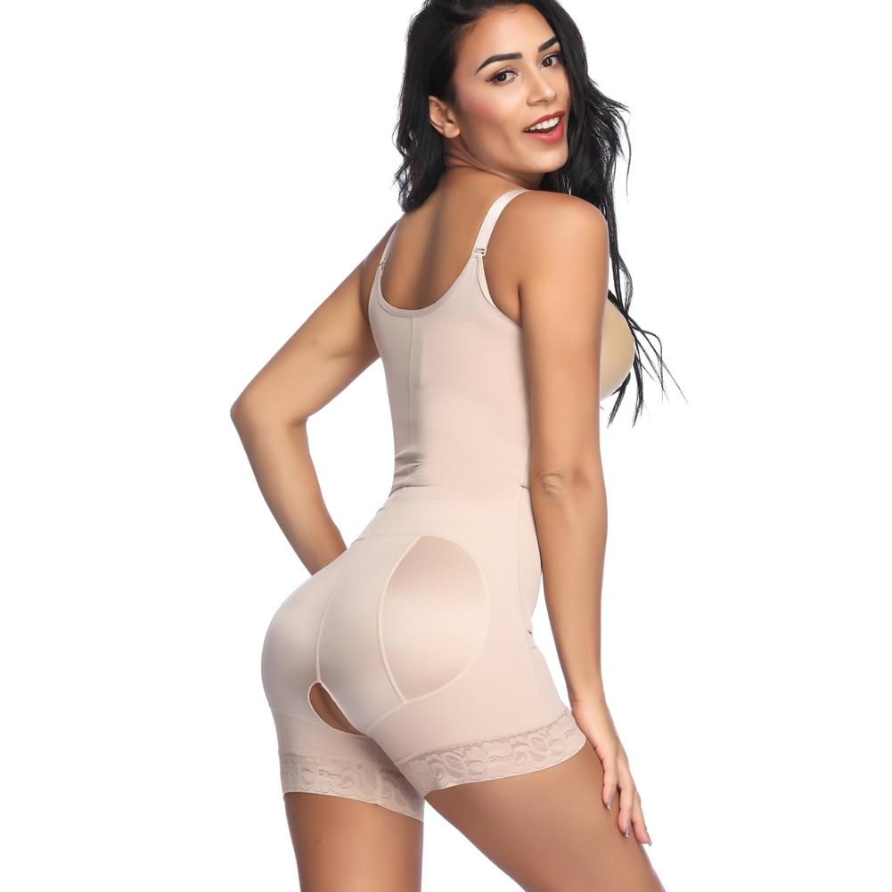 Czarne body damskie modelujące z push-up. Korygująca bielizna dla wygody i podkreślenia sylwetki.