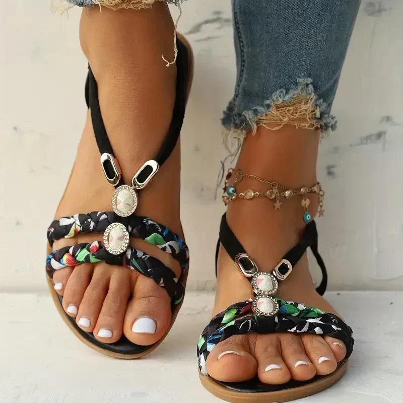 Stylowe damskie sandały slip-on Amira, design boho z perłami, obuwie letnie.