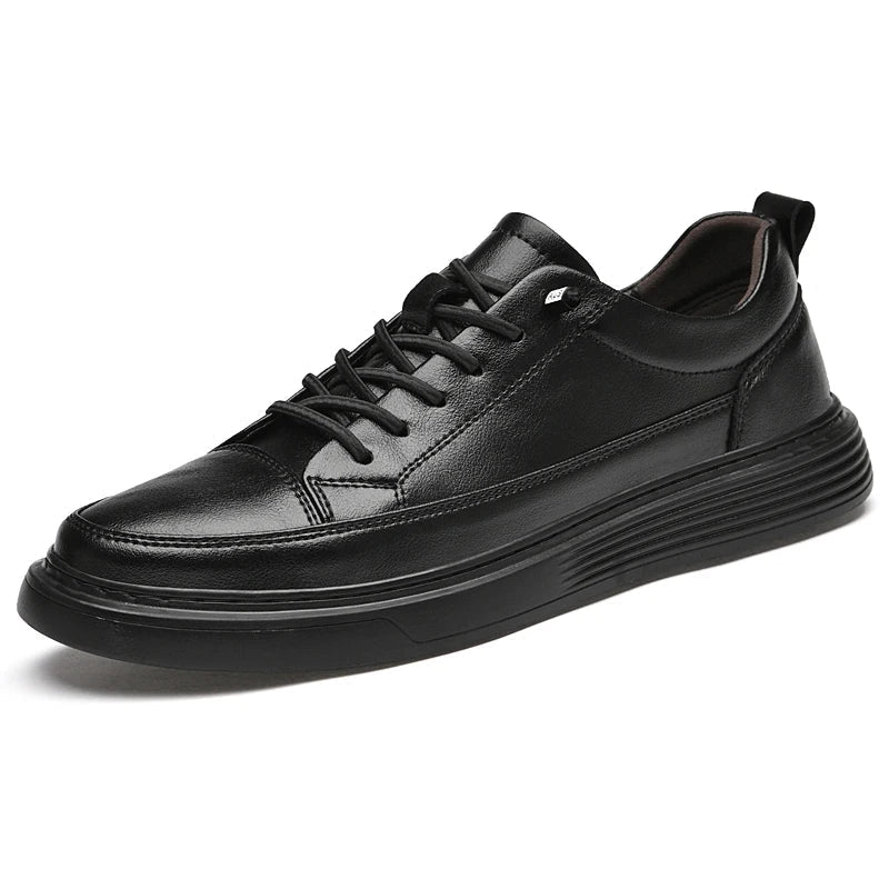 Męskie sneakersy niskie na nogach. Wygodne buty casual w miejskim stylu do codziennych aktywności.