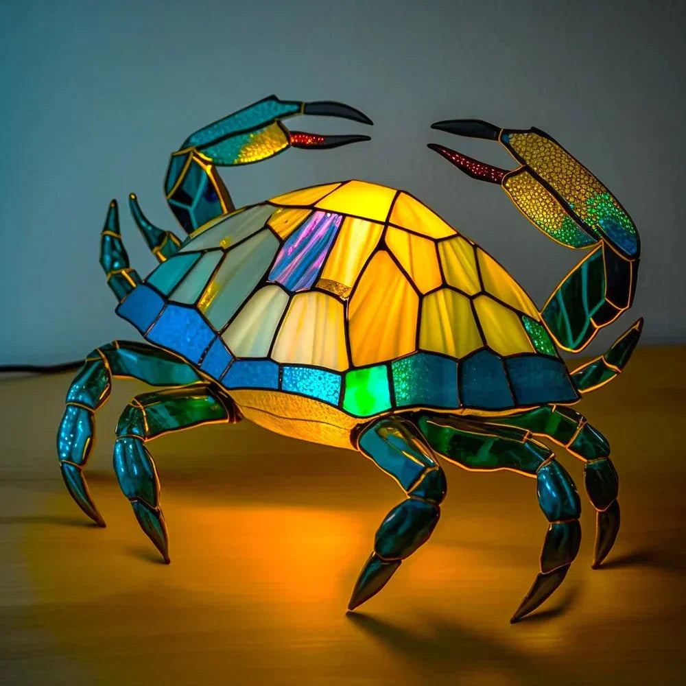 Stylowa lampa stołowa, artystyczne szkło ze zwierzęcym wzorem, idealna dekoracja.
