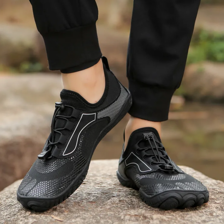 Unisex buty na bosaka podczas biegania w terenie, zapewniające naturalny krok i wysoką wydajność sportową.