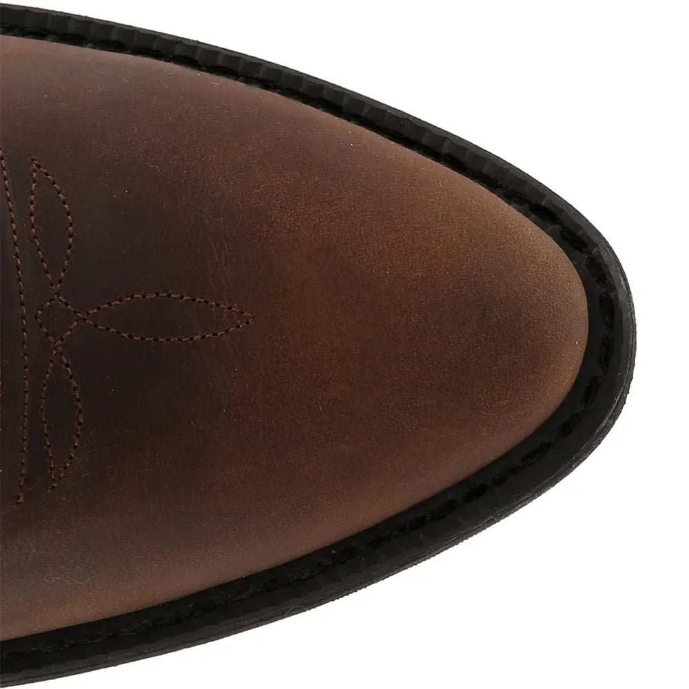Modne, klasyczne buty kowbojskie unisex. Haftowane obuwie western, które podkreśla elegancki styl.