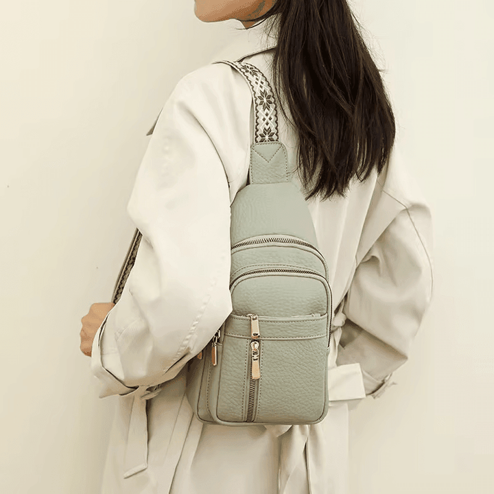 Modna torebka crossbody dla kobiet, wykonana ze skóry ekologicznej. Szykowny dodatek do każdej stylizacji.