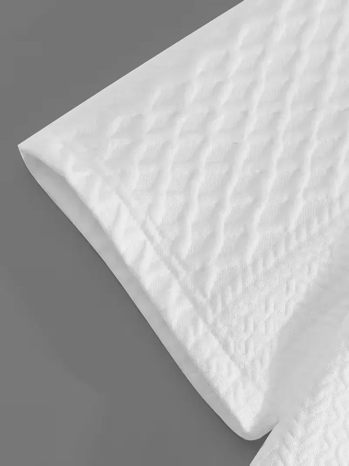 Męska koszulka polo i spodnie. Stylowy komplet dwuczęściowy, doskonały na ciepłe dni.