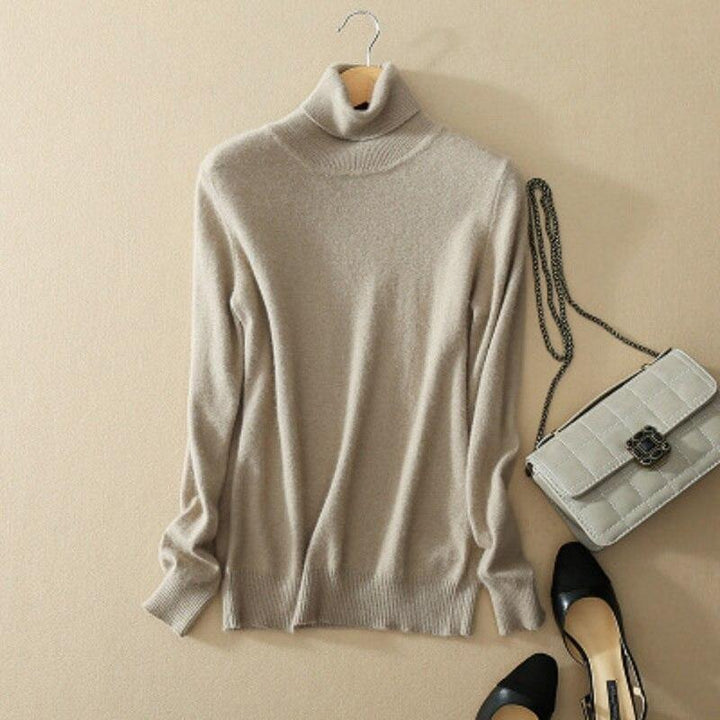 Casualowy sweter damski z golfem, dopasowany krój, idealny do codziennych stylizacji na jesień.