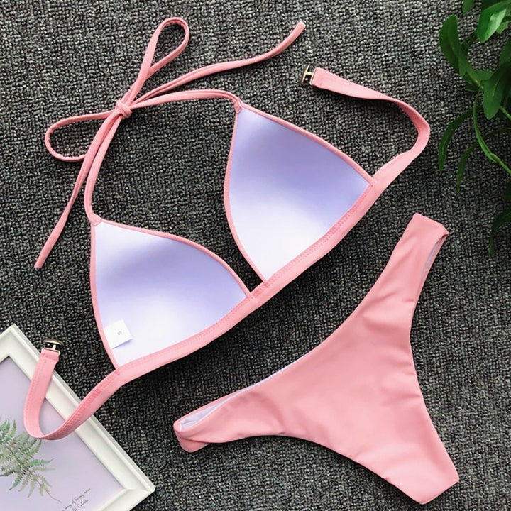 Damski strój kąpielowy bikini z wiązanym topem i figami, komfortowy na lato.
