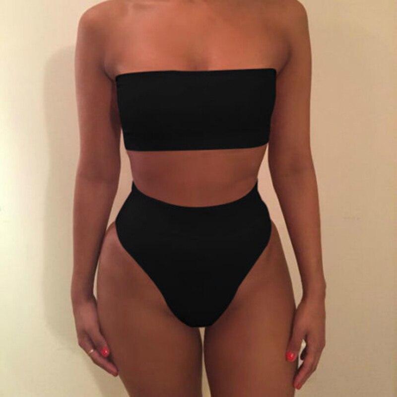 Damski strój kąpielowy bikini bandeau z wysokim stanem. Modny kostium dwuczęściowy na plażę.