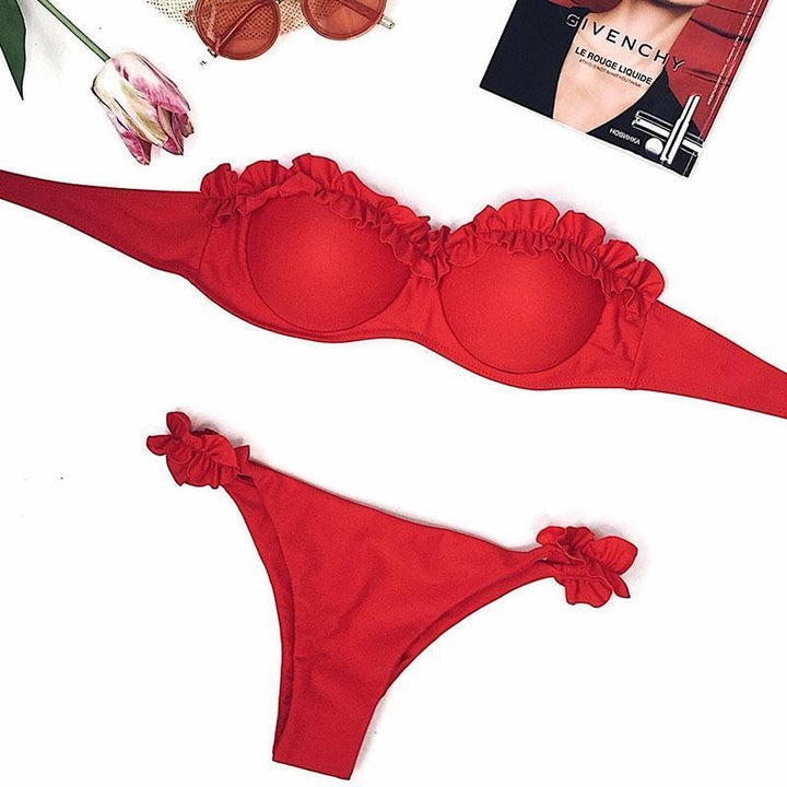 Dół bikini damskiego typu brazyliany, z falbankami, idealny do opalania na lato.