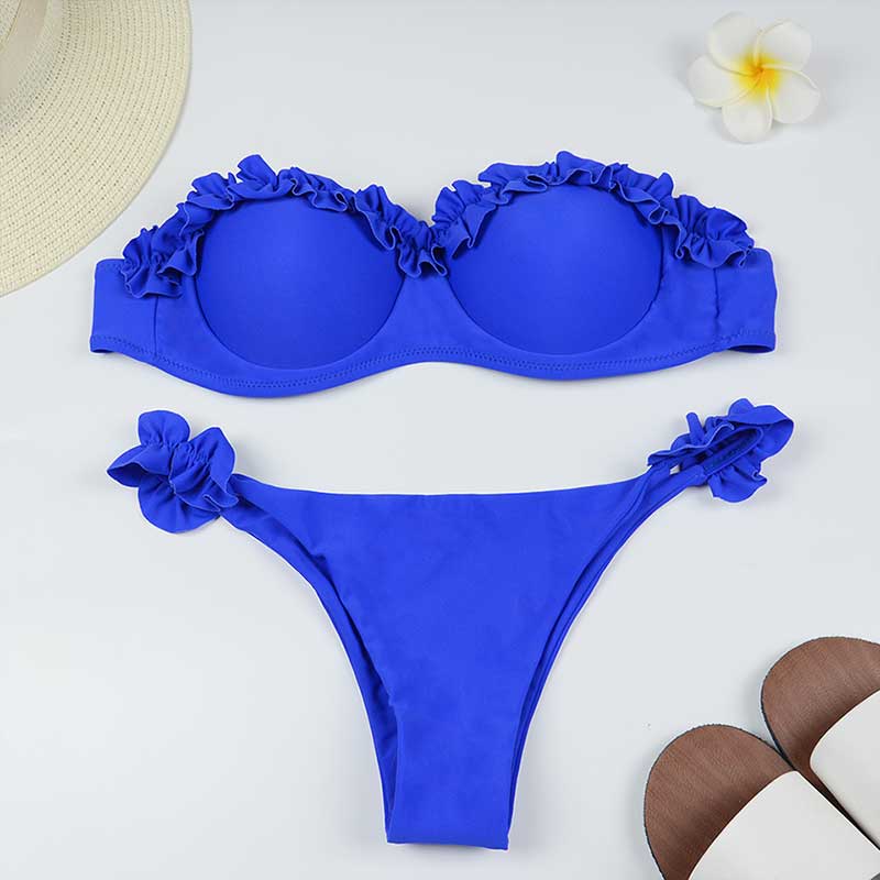 Modny damski strój kąpielowy bikini z falbankami, dół brazyliany, idealny na plażę i upalne lato.