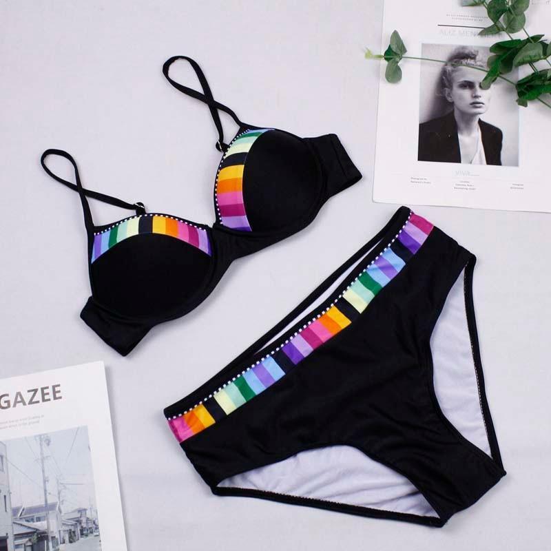 Modne damskie bikini z kolorowymi wzorami, dwuczęściowy strój kąpielowy na urlop.