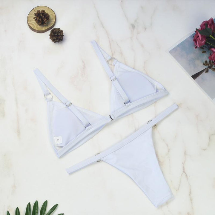 Damskie bikini na lato, strój kąpielowy z brazylianami, wielokolorowy wzór, idealny na plażę.
