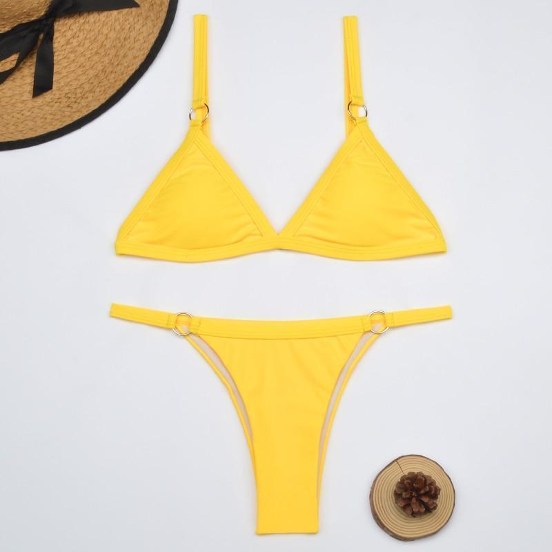 Wielokolorowy damski strój kąpielowy, bikini z modnymi brazylianami, doskonałe na letnią plażę.
